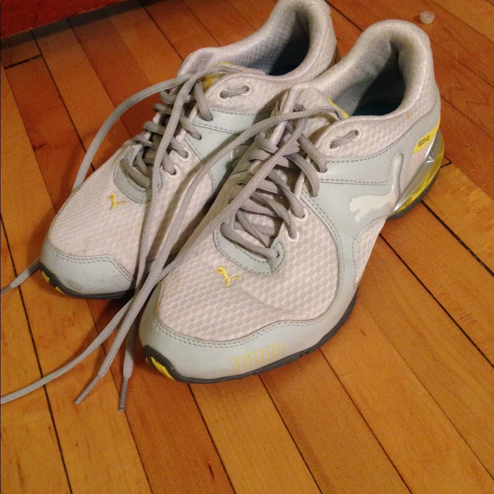 Women's Puma Running Shoes